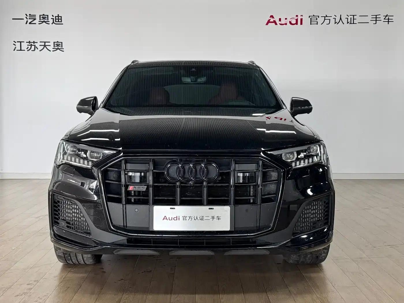 Audi SQ7 2024 4.0 TFSI Dark Knight Edition — миниатюра 2