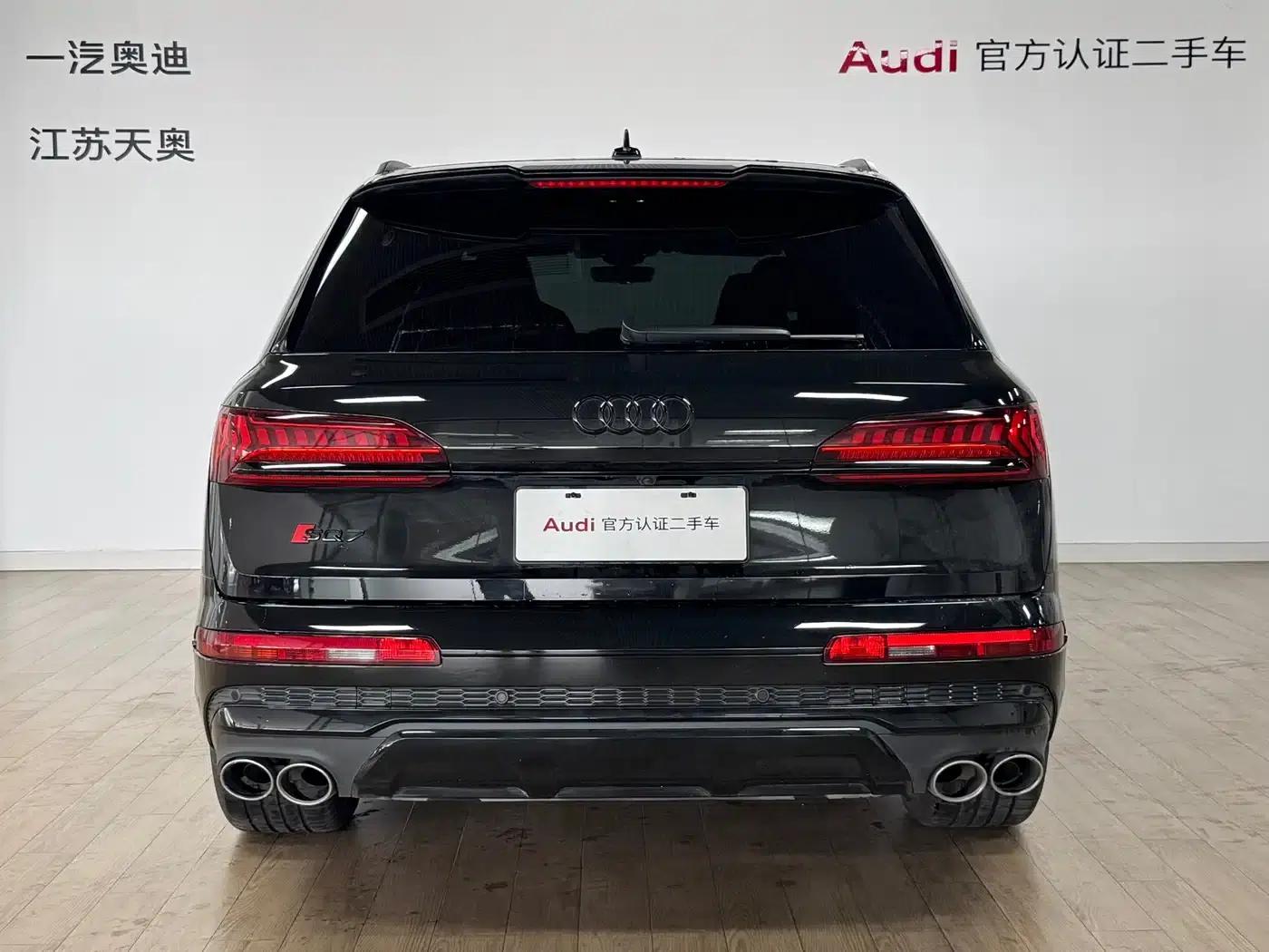 Audi SQ7 2024 4.0 TFSI Dark Knight Edition — миниатюра 5