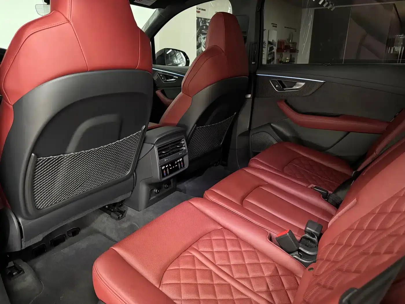 Audi SQ7 2024 4.0 TFSI Dark Knight Edition — миниатюра 7