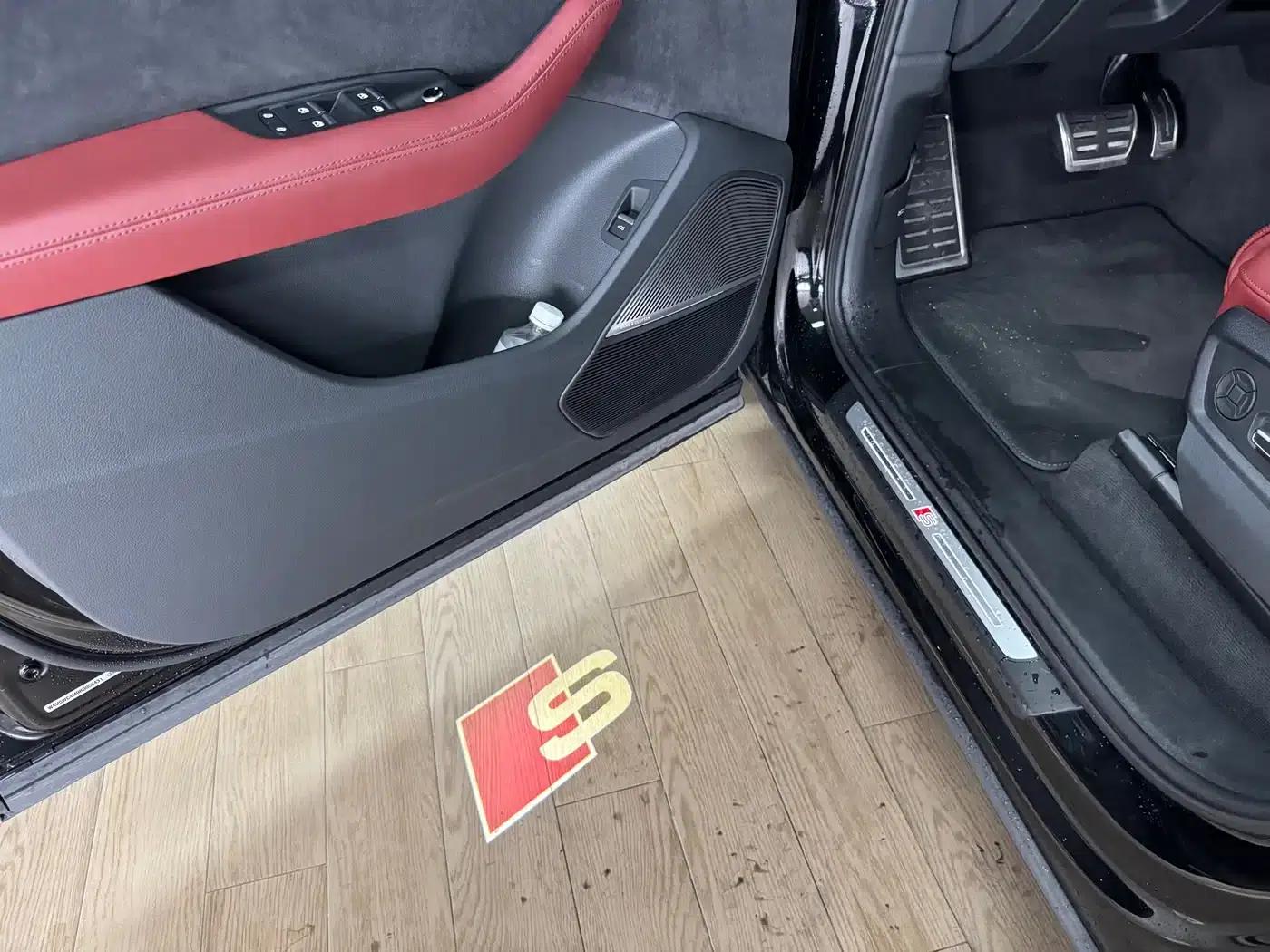 Audi SQ7 2024 4.0 TFSI Dark Knight Edition — миниатюра 9