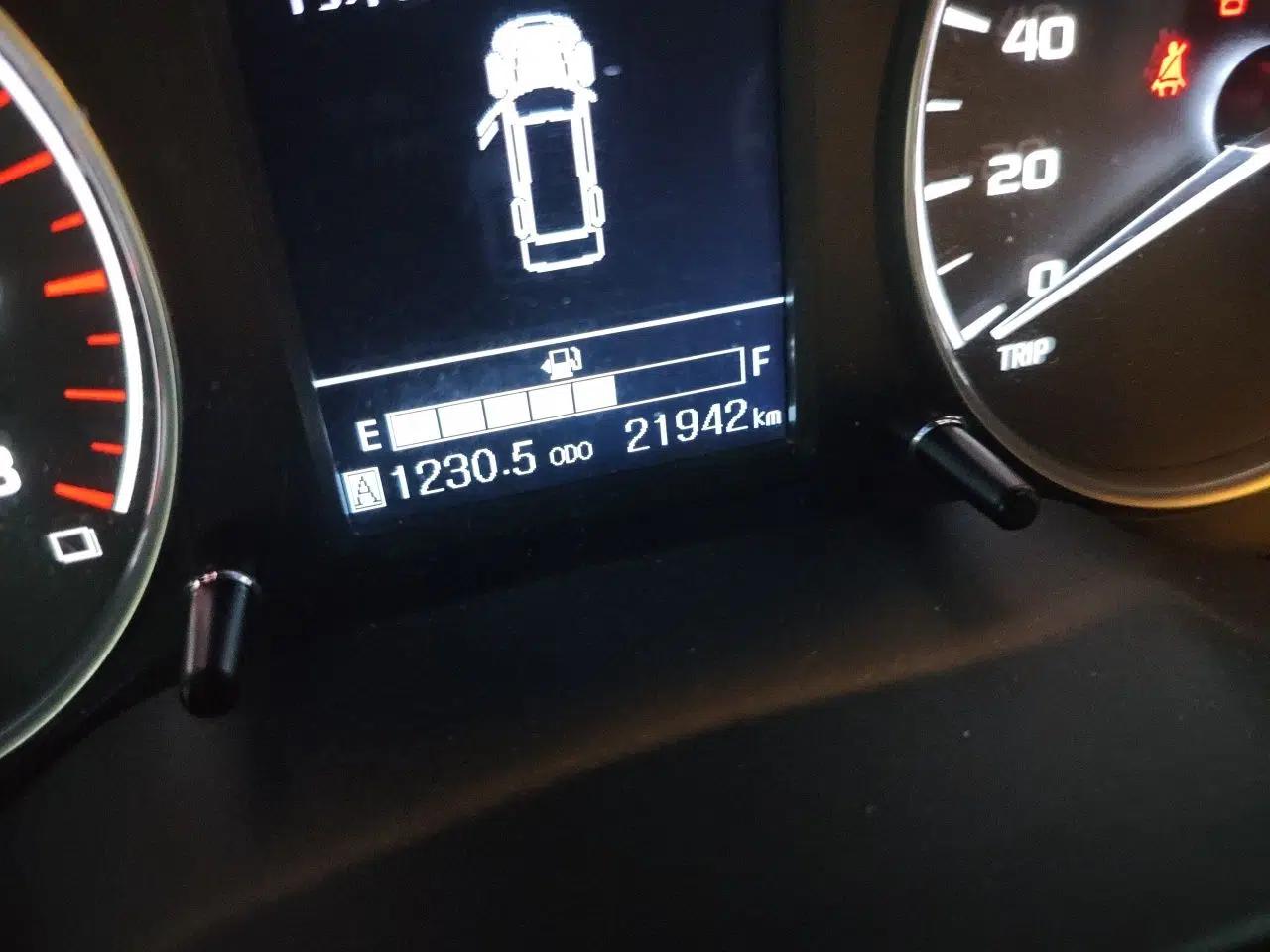 Used Dongfeng Palazzo 2021 1.8T Manual Two-Wheel Drive Elite Edition — миниатюра 12