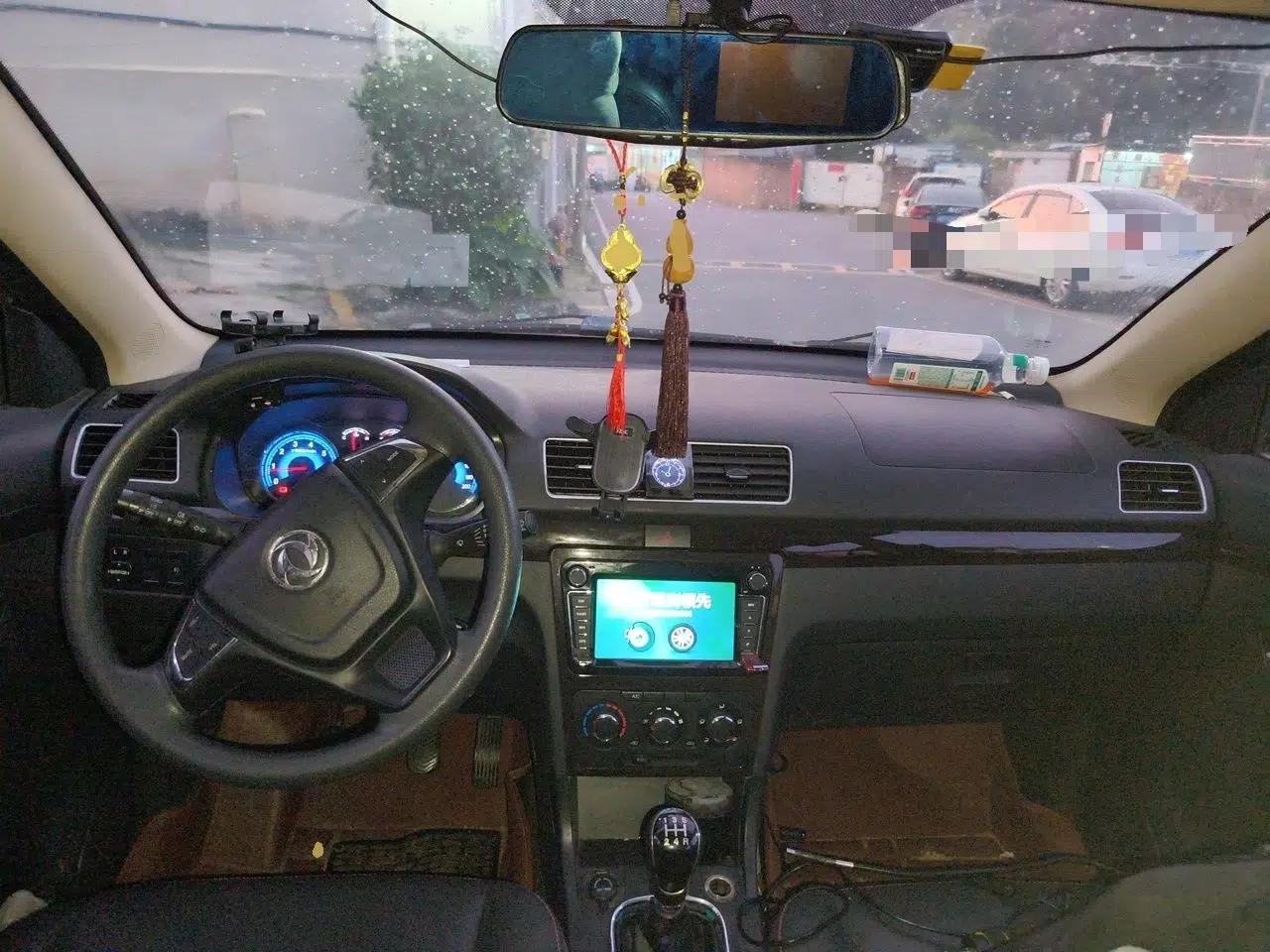 Used Dongfeng Fengon 370 2016 1.5L Manual Elite Home Edition 7-Seater — миниатюра 9