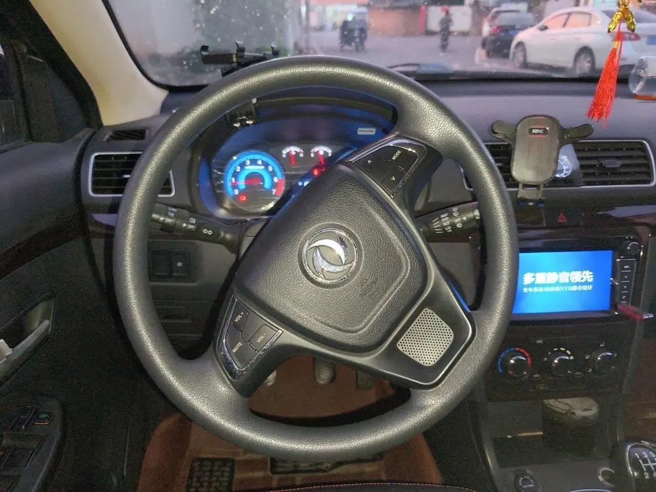 Used Dongfeng Fengon 370 2016 1.5L Manual Elite Home Edition 7-Seater — миниатюра 10
