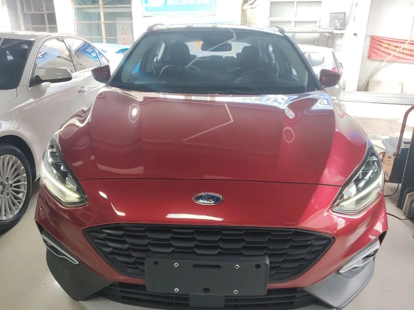 Used Ford Focus Active 2020 EcoBoost 180 Automatic Titanium Edition — миниатюра 2