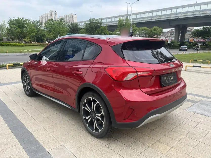 Used Ford Focus Active 2020 EcoBoost 180 Automatic Titanium Edition — миниатюра 15