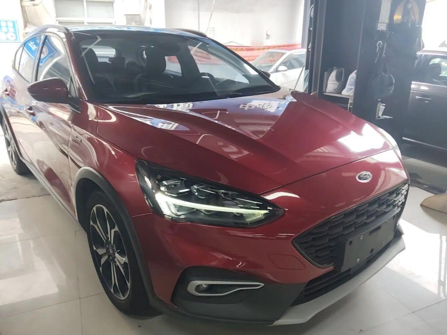 Used Ford Focus Active 2020 EcoBoost 180 Automatic Titanium Edition — миниатюра 3