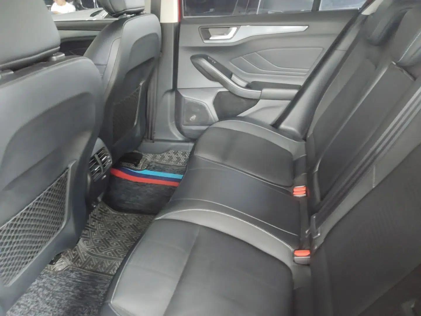 Used Ford Focus Active 2020 EcoBoost 180 Automatic Titanium Edition — миниатюра 27