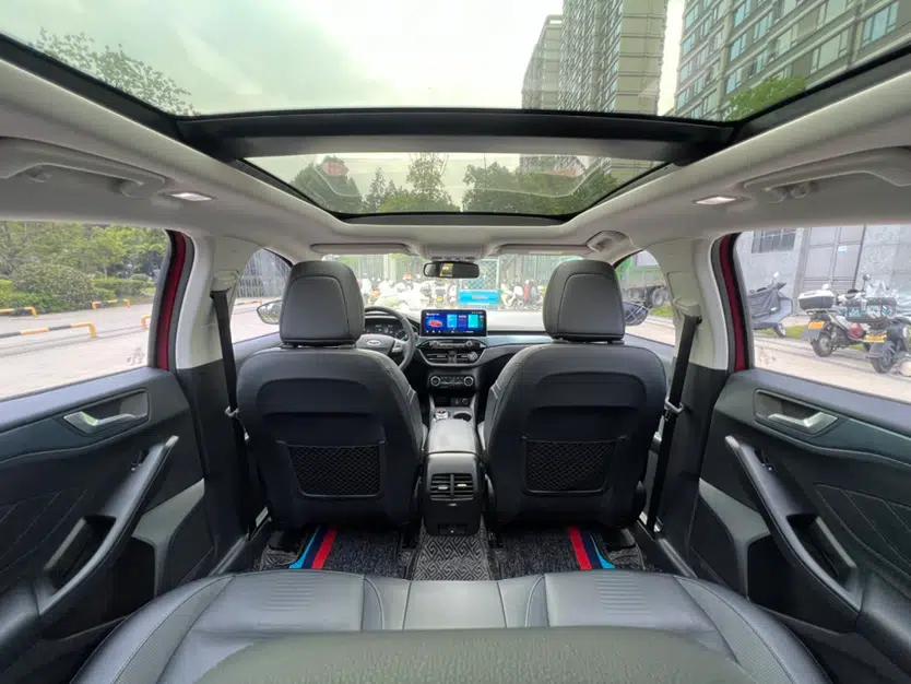 Used Ford Focus Active 2020 EcoBoost 180 Automatic Titanium Edition — миниатюра 28