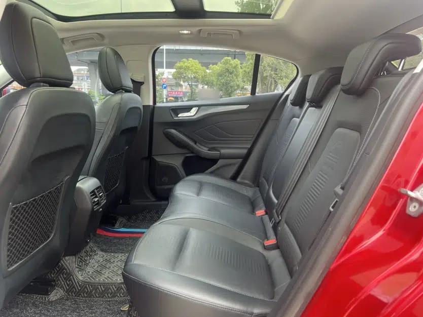 Used Ford Focus Active 2020 EcoBoost 180 Automatic Titanium Edition — миниатюра 30
