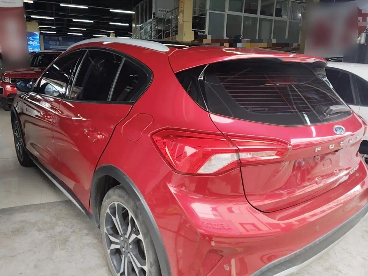 Used Ford Focus Active 2020 EcoBoost 180 Automatic Titanium Edition — миниатюра 4