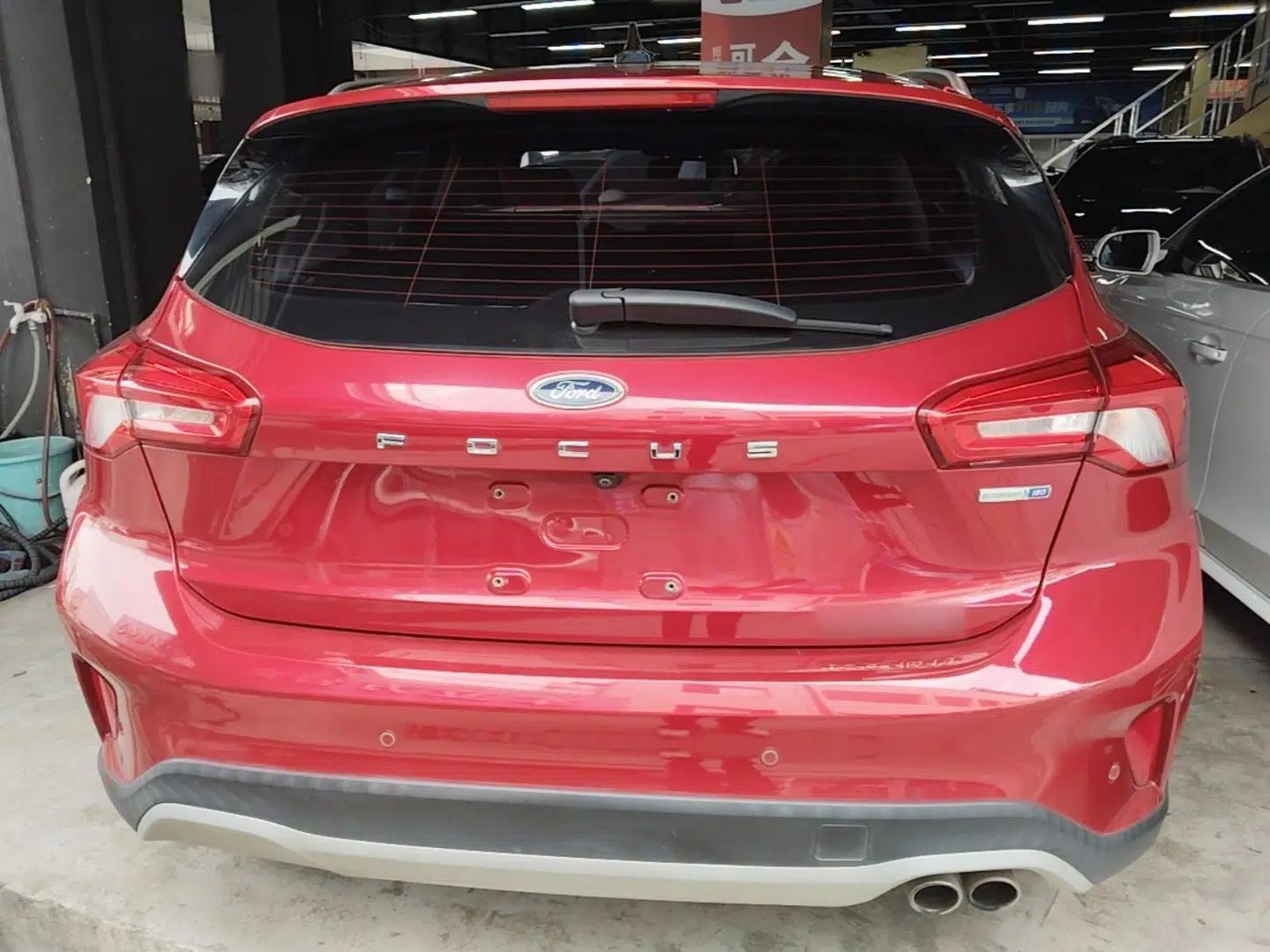 Used Ford Focus Active 2020 EcoBoost 180 Automatic Titanium Edition — миниатюра 5