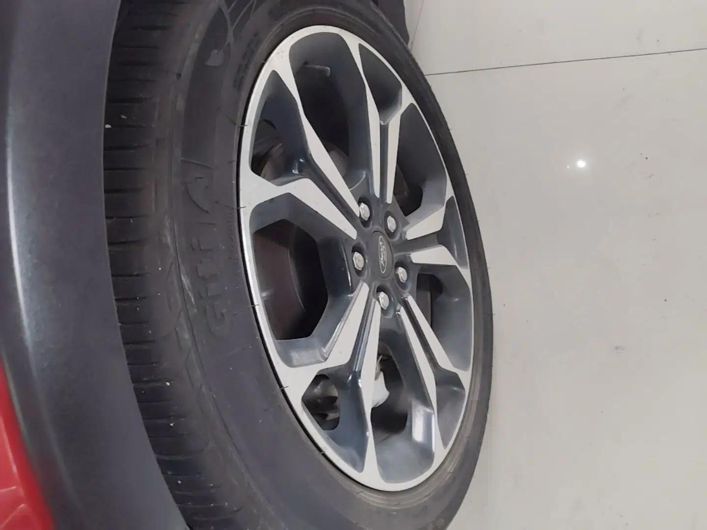 Used Ford Focus Active 2020 EcoBoost 180 Automatic Titanium Edition — миниатюра 10