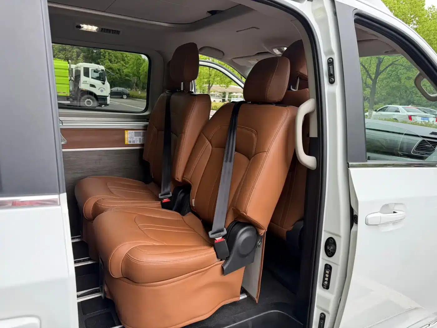 SAIC MAXUS RG10 2019 2.0TGI Pop-Top Camper Van Sunshine Edition — миниатюра 23