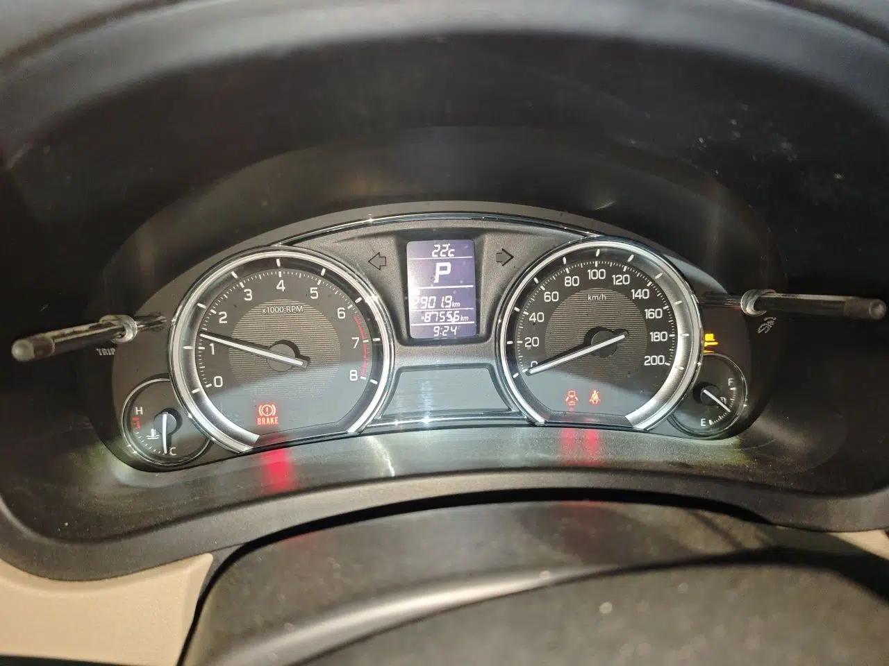 Used Suzuki Alivio 2015 1.6L Automatic Luxury Model — миниатюра 11