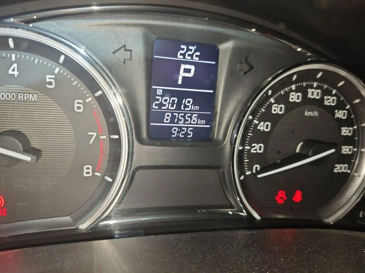 Used Suzuki Alivio 2015 1.6L Automatic Luxury Model — миниатюра 12