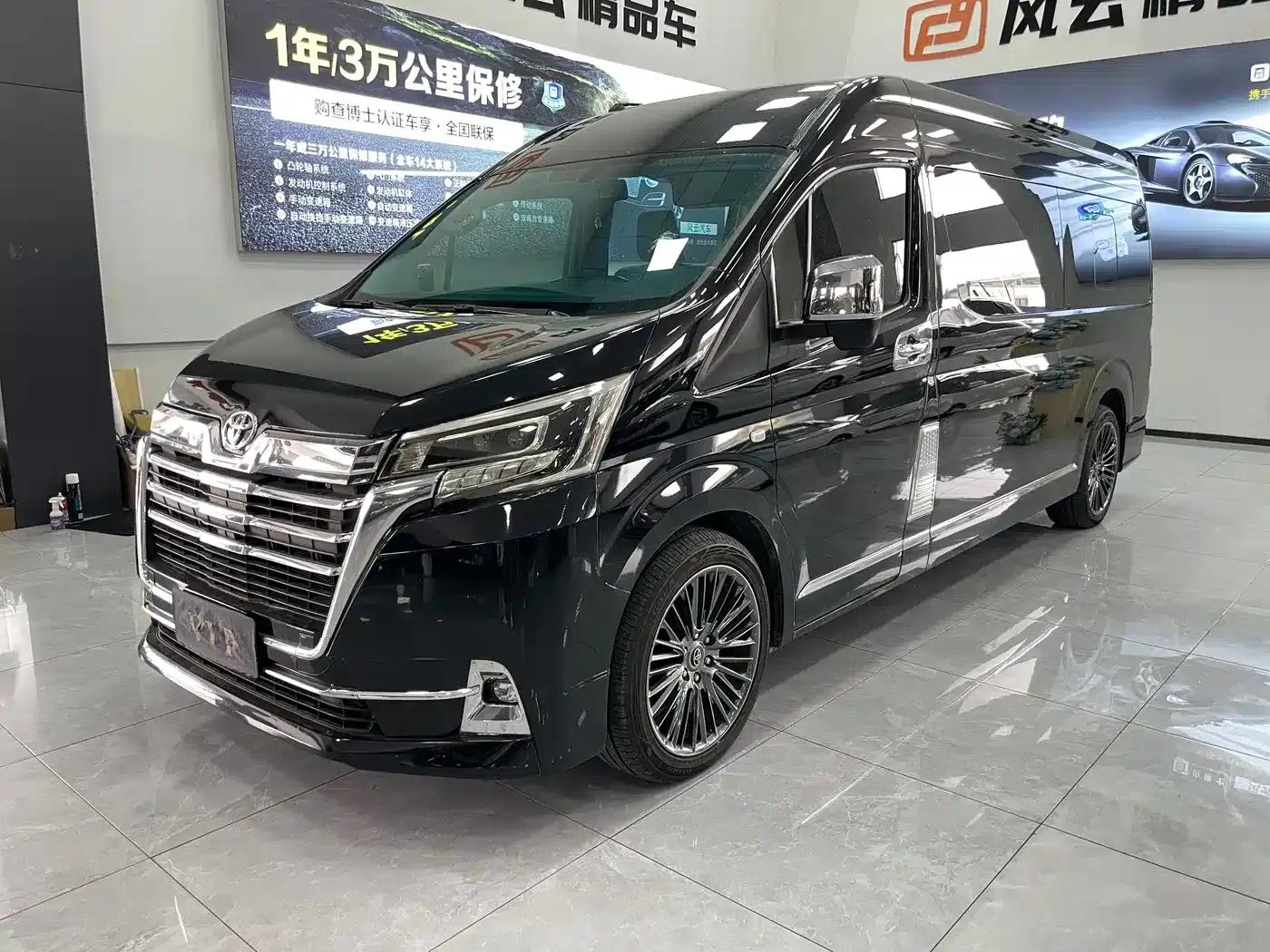 2022 HIACE 3.5L Middle East Edition — миниатюра 1