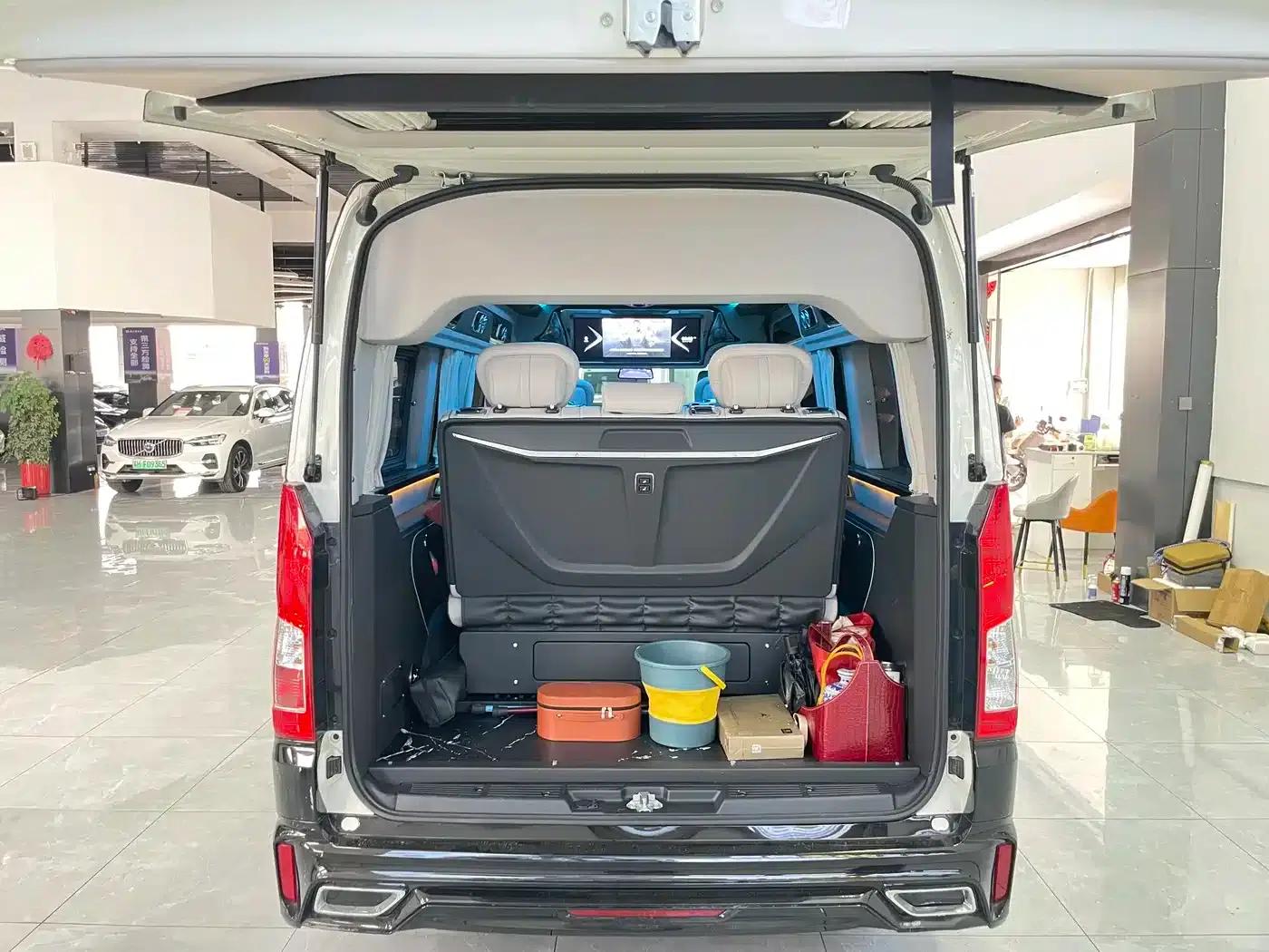 2022 HIACE 3.5L Middle East Edition — миниатюра 17