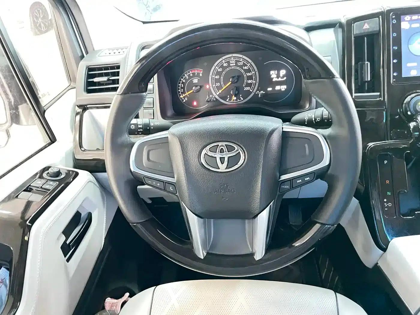 2022 HIACE 3.5L Middle East Edition — миниатюра 18