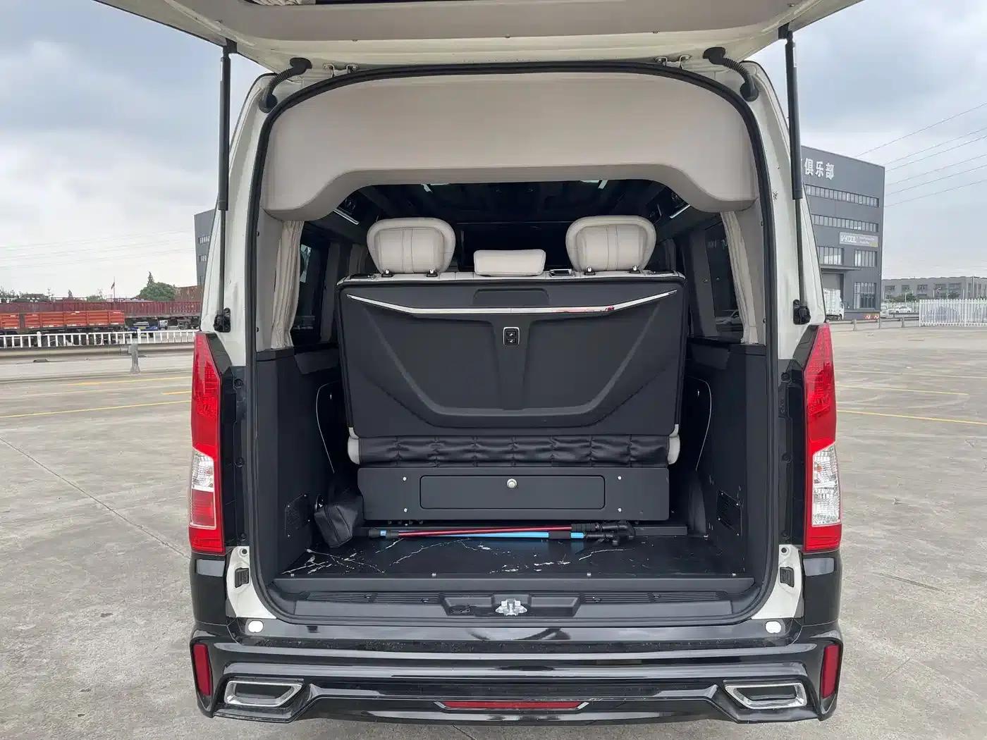 2022 HIACE 3.5L Middle East Edition — миниатюра 25