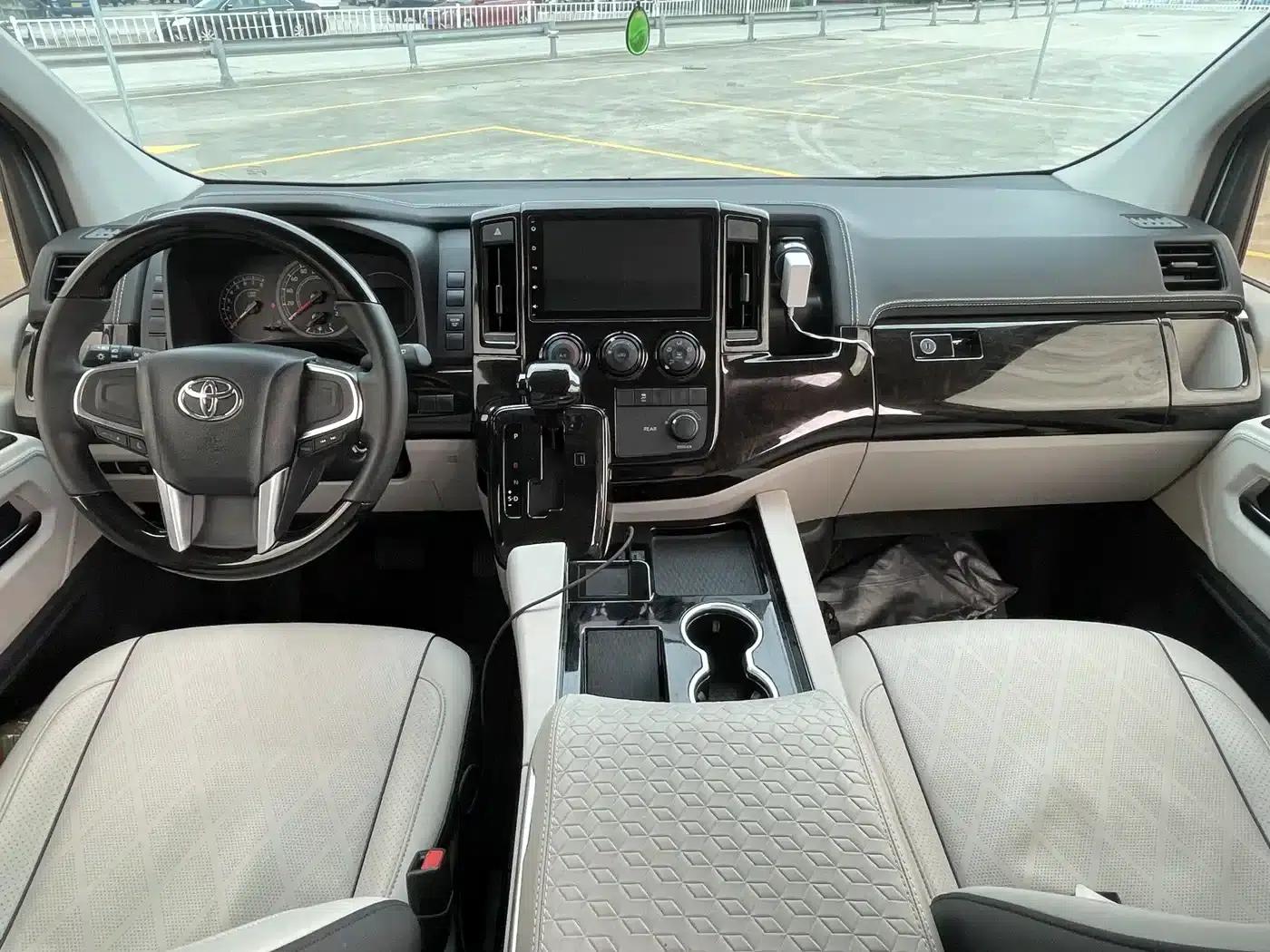 2022 HIACE 3.5L Middle East Edition — миниатюра 27