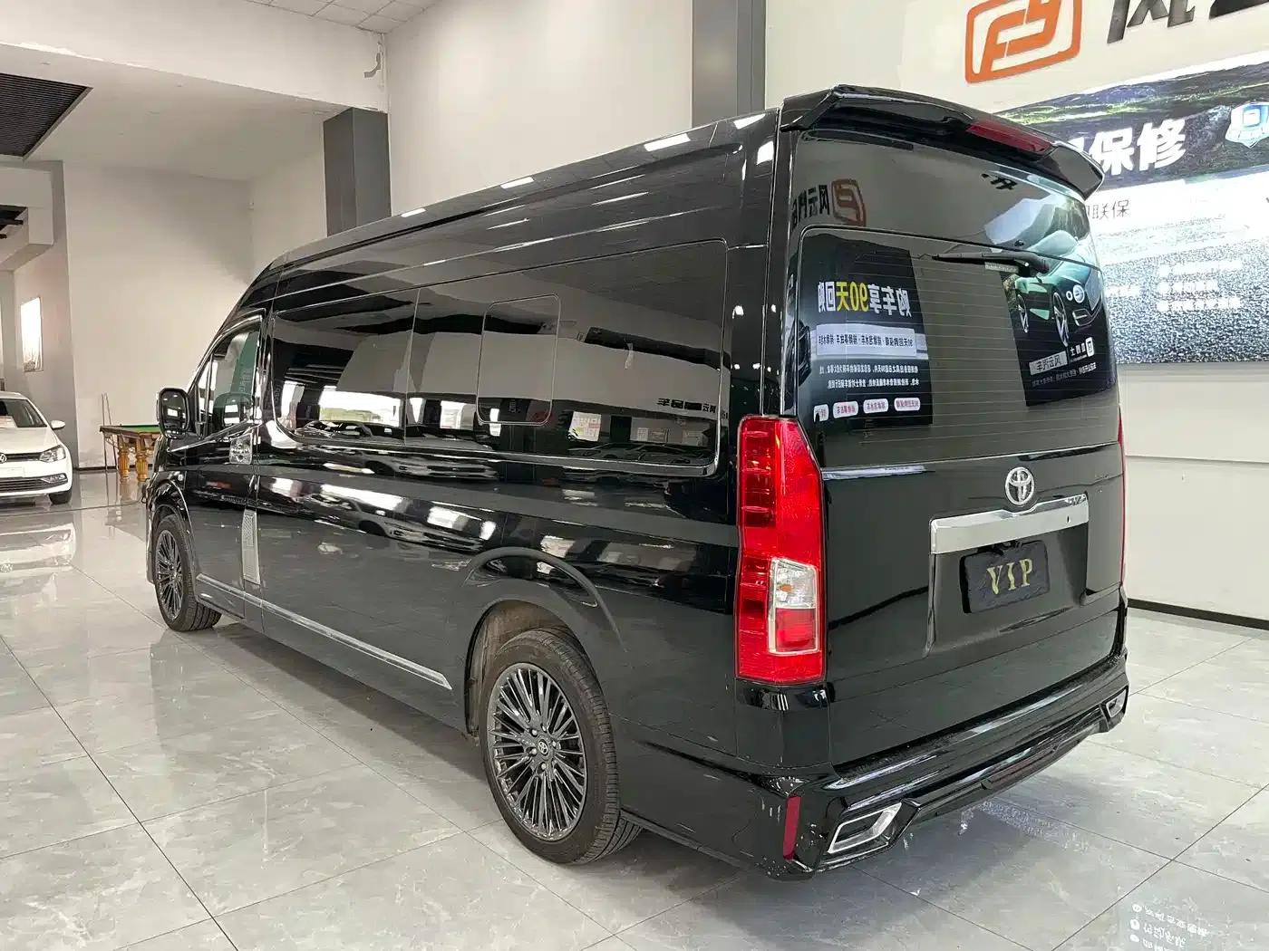 2022 HIACE 3.5L Middle East Edition — миниатюра 6