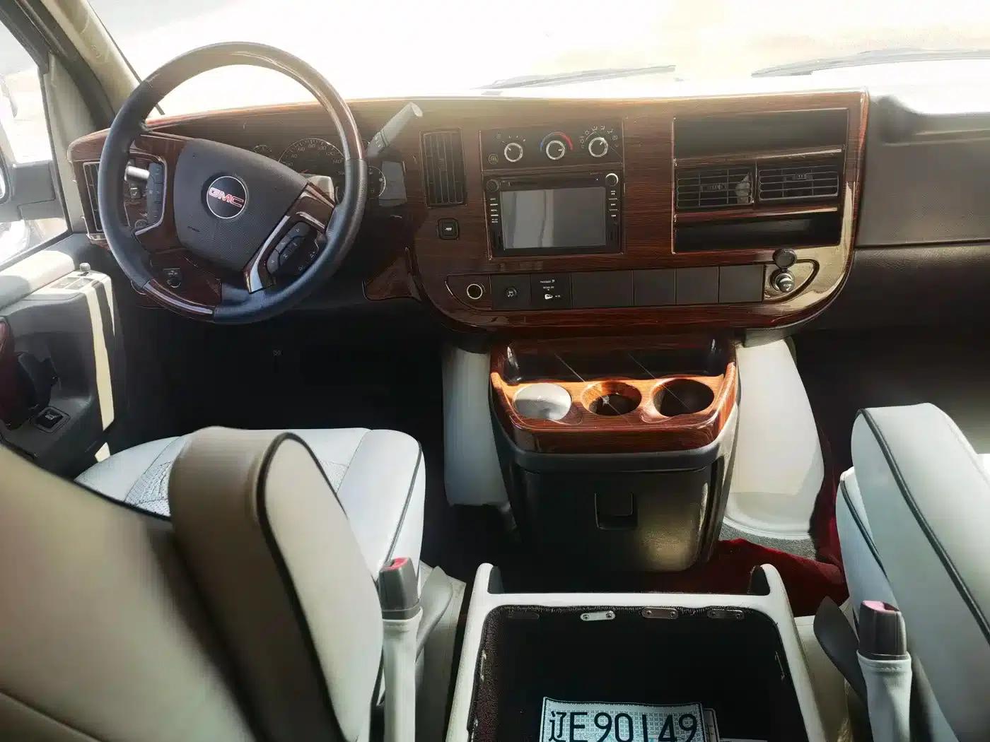 2011 SAVANA 6.0L Business Star 10-seater — миниатюра 15