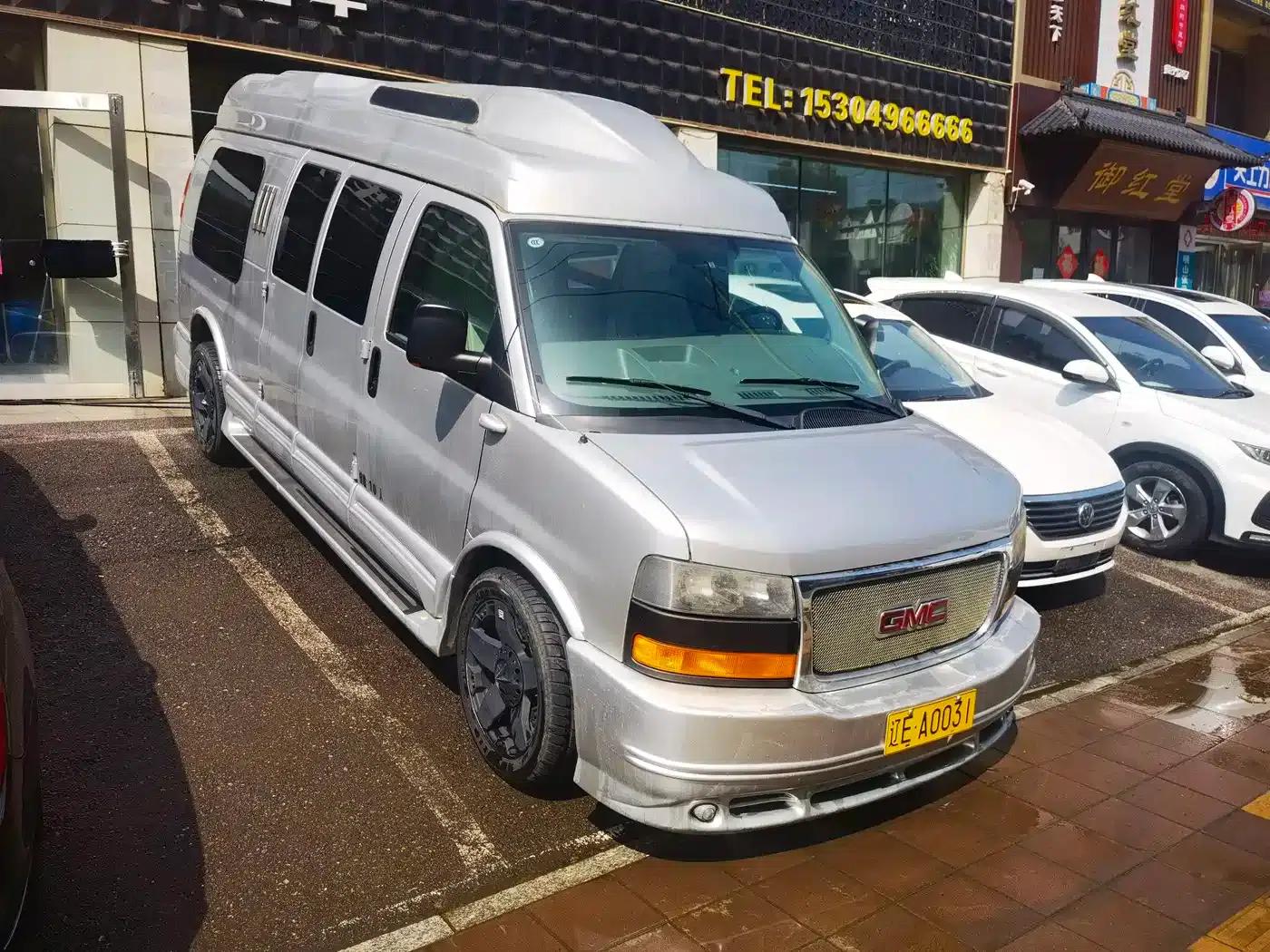2011 SAVANA 6.0L Business Star 10-seater — миниатюра 3