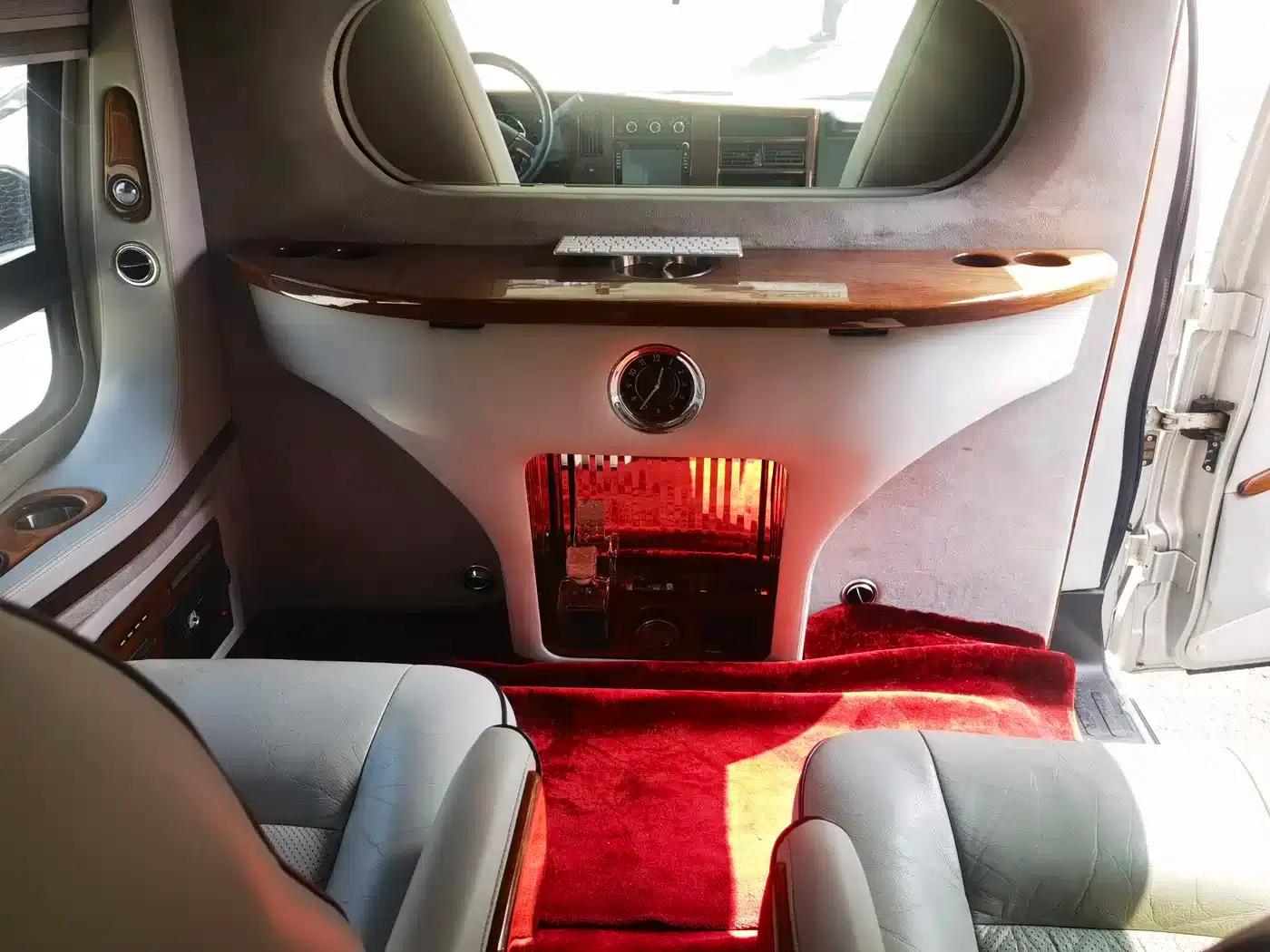 2011 SAVANA 6.0L Business Star 10-seater — миниатюра 9