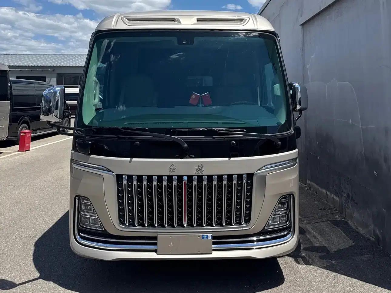 Hongqi Golden Sunflower Guoyue 2025 Model 3.0T 6-Seater — миниатюра 2