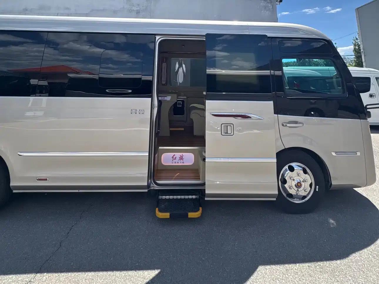 Hongqi Golden Sunflower Guoyue 2025 Model 3.0T 6-Seater — миниатюра 13