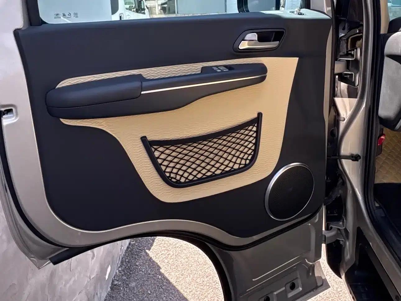 Hongqi Golden Sunflower Guoyue 2025 Model 3.0T 6-Seater — миниатюра 7