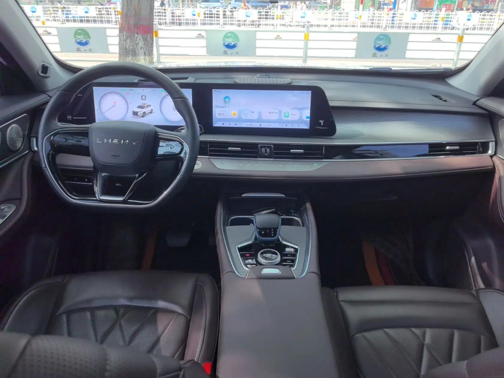 Used Chery Tiggo 8 PRO New Energy 2023 Champion Edition 1.5T 100km King's Version — миниатюра 17