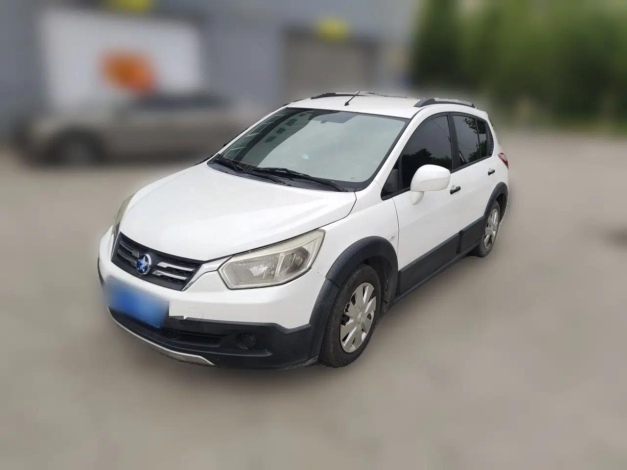 Used Venucia R50X 2015 1.6L Manual Trend Edition — миниатюра 1
