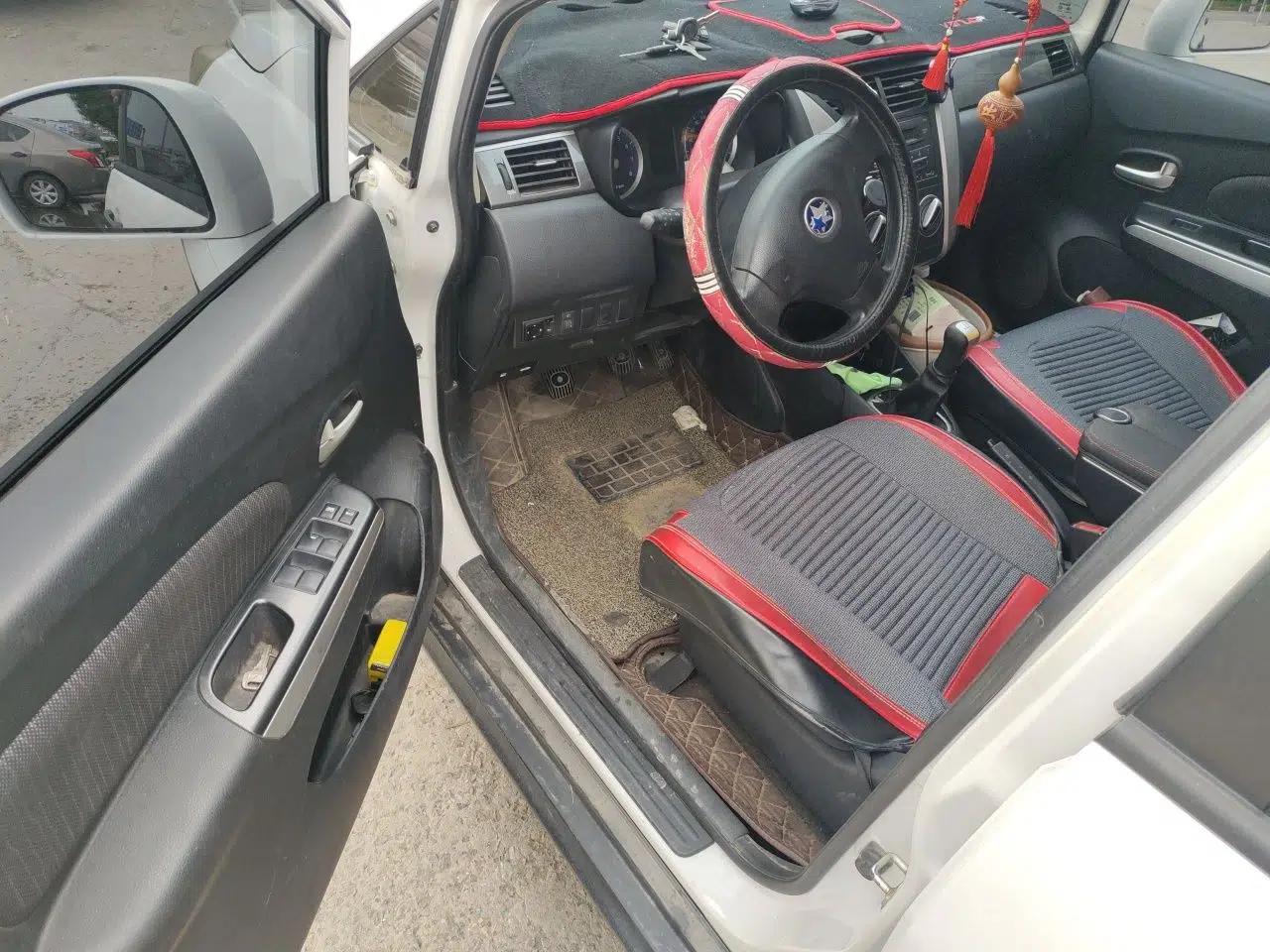 Used Venucia R50X 2015 1.6L Manual Trend Edition — миниатюра 16