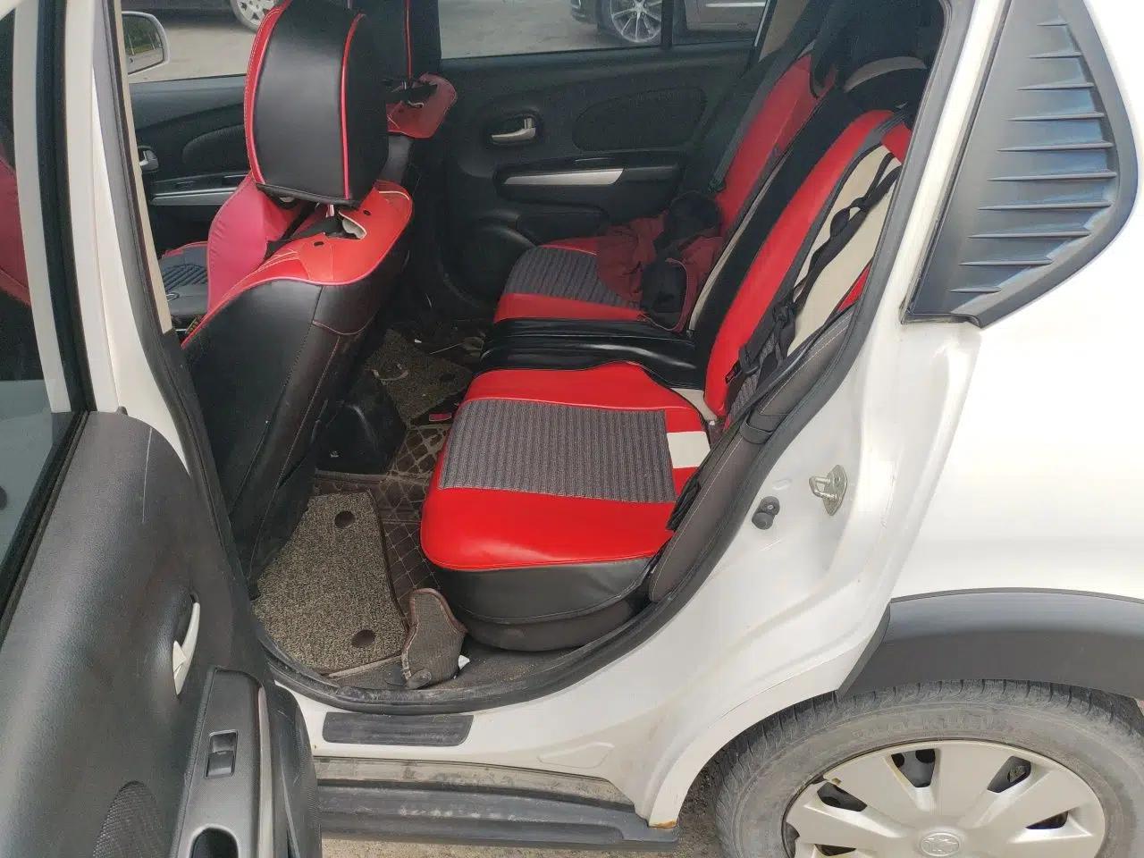 Used Venucia R50X 2015 1.6L Manual Trend Edition — миниатюра 17