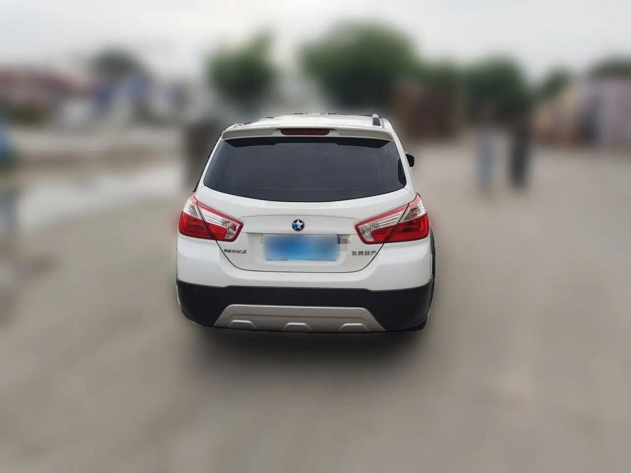 Used Venucia R50X 2015 1.6L Manual Trend Edition — миниатюра 5
