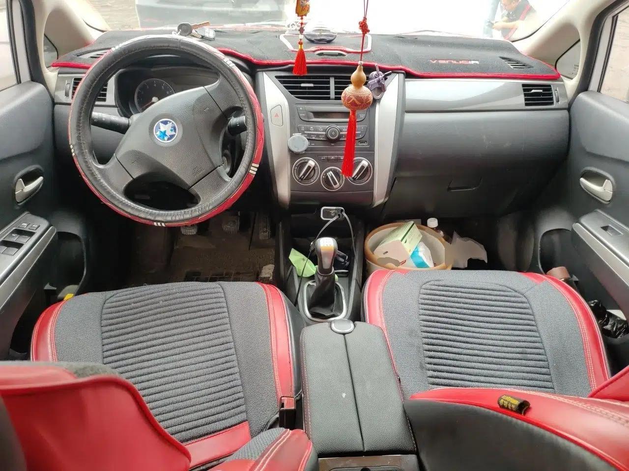 Used Venucia R50X 2015 1.6L Manual Trend Edition — миниатюра 9