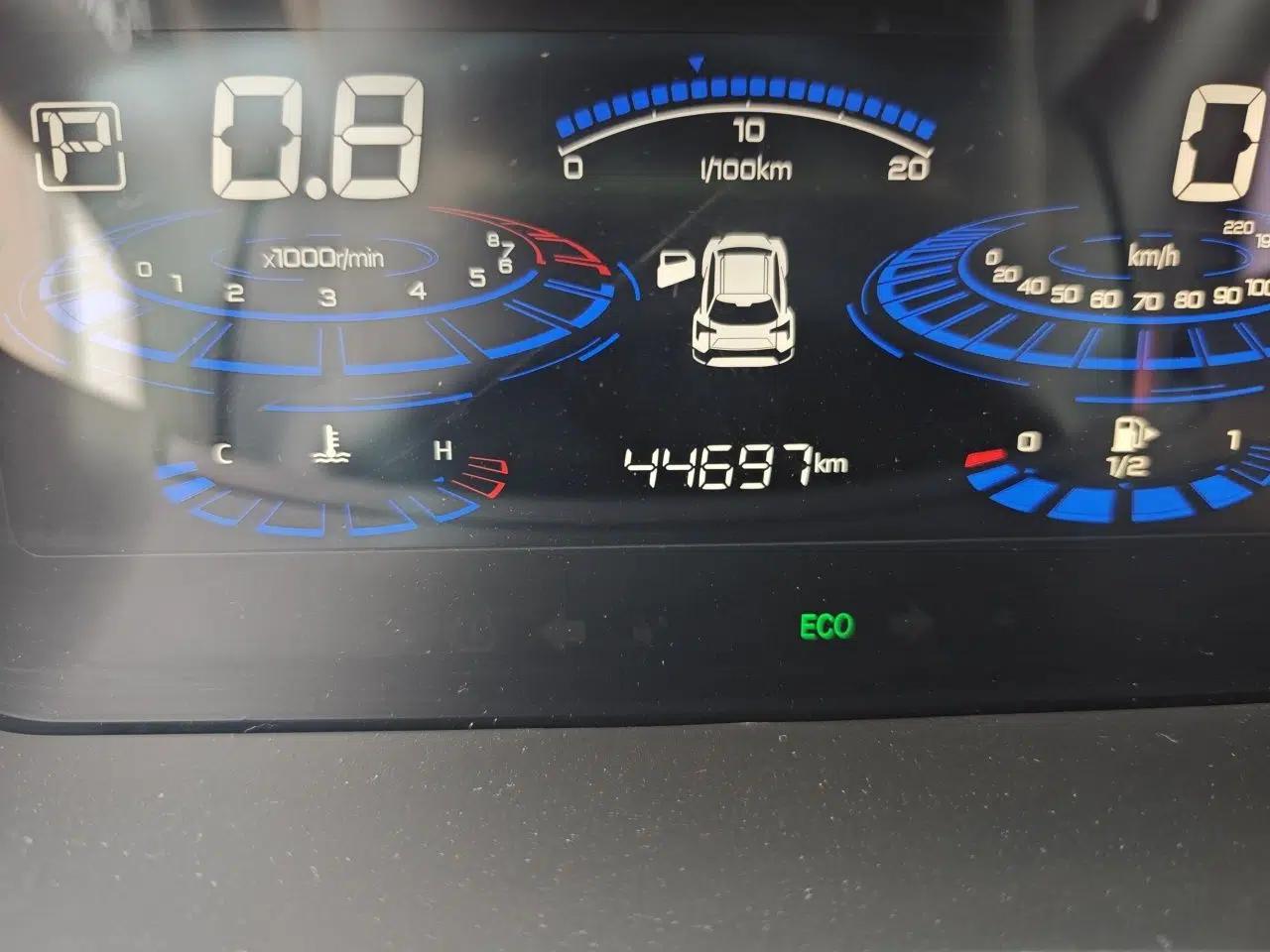 Used Venucia T60 2020 1.6L CVT Smart Drive Version China VI Standard — миниатюра 12
