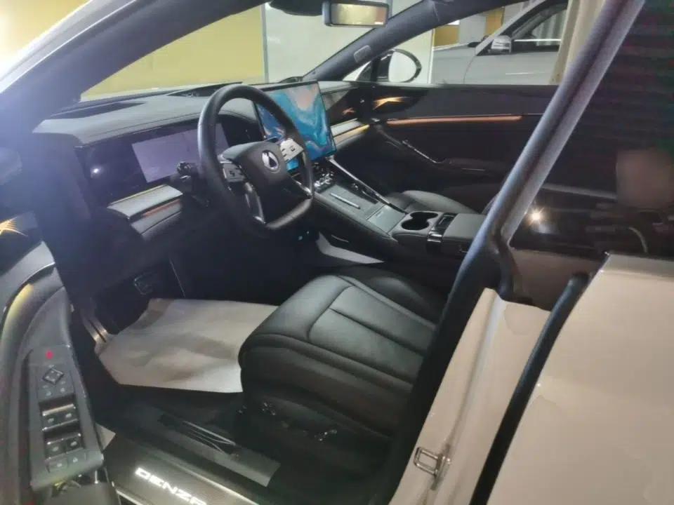 Used Denza Z9 2024 1100 km Four-Wheel Drive Max Version — миниатюра 17