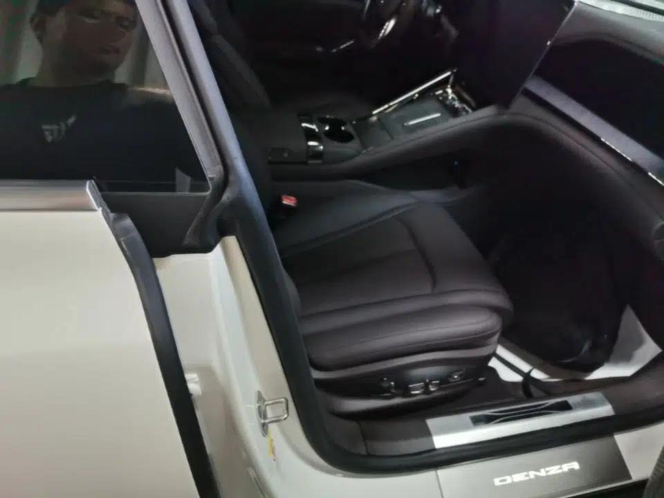 Used Denza Z9 2024 1100 km Four-Wheel Drive Max Version — миниатюра 19