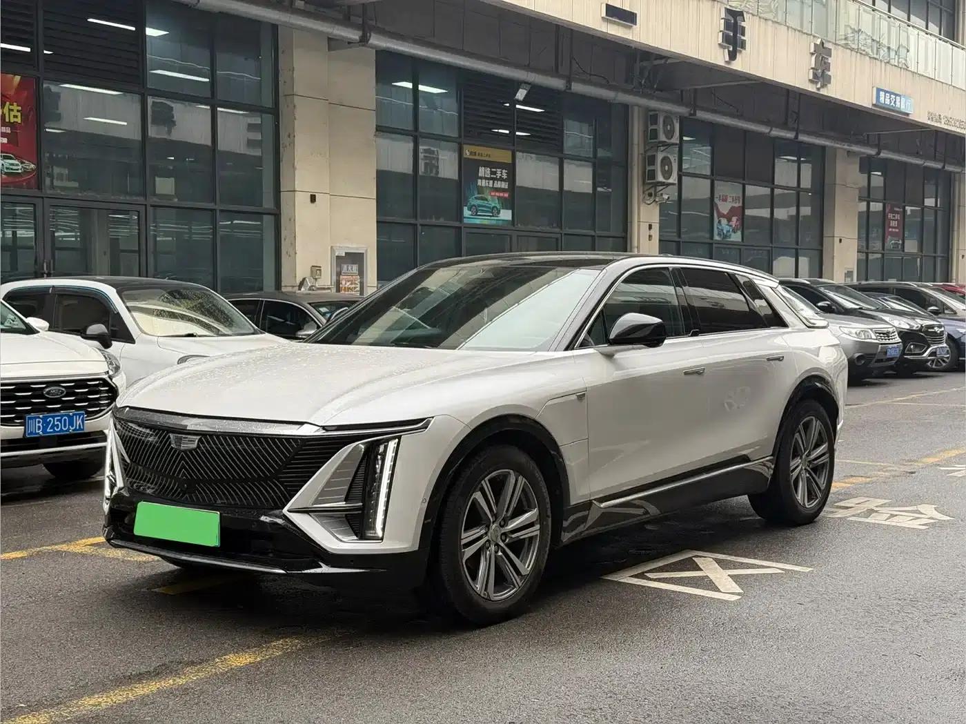 iQ Ruige 2022 Rear-Wheel Drive Long-Range Luxury Edition — миниатюра 1