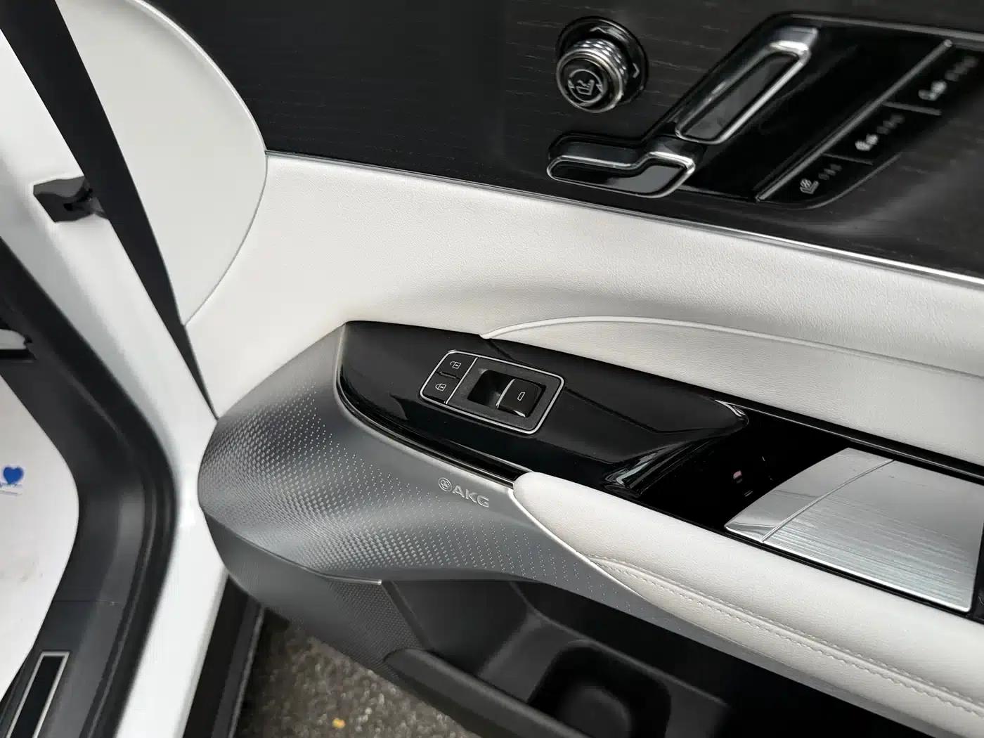 iQ Ruige 2022 Rear-Wheel Drive Long-Range Luxury Edition — миниатюра 16