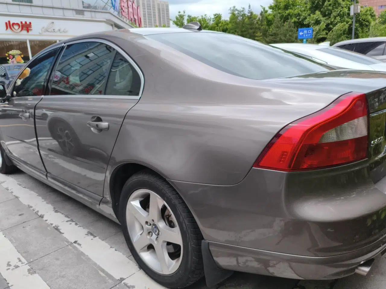 Used Volvo S80L 2011 2.0T ZhiZun Edition — миниатюра 4