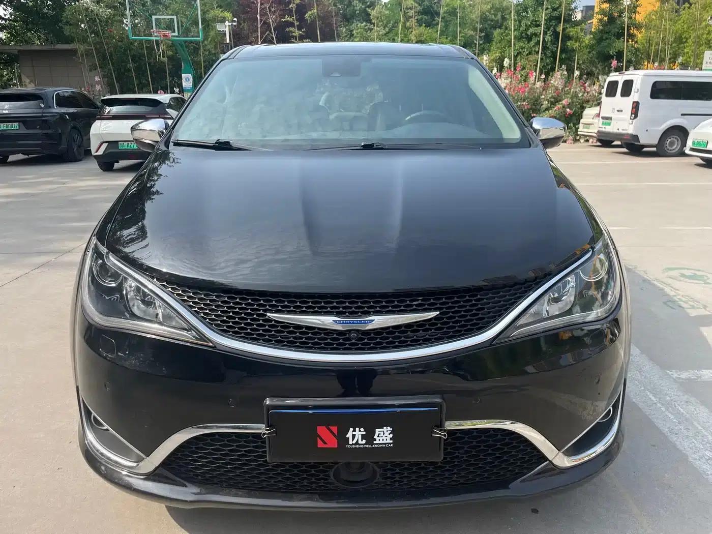 2017 Imported Grand Voyager 3.6L Premium Edition — миниатюра 2
