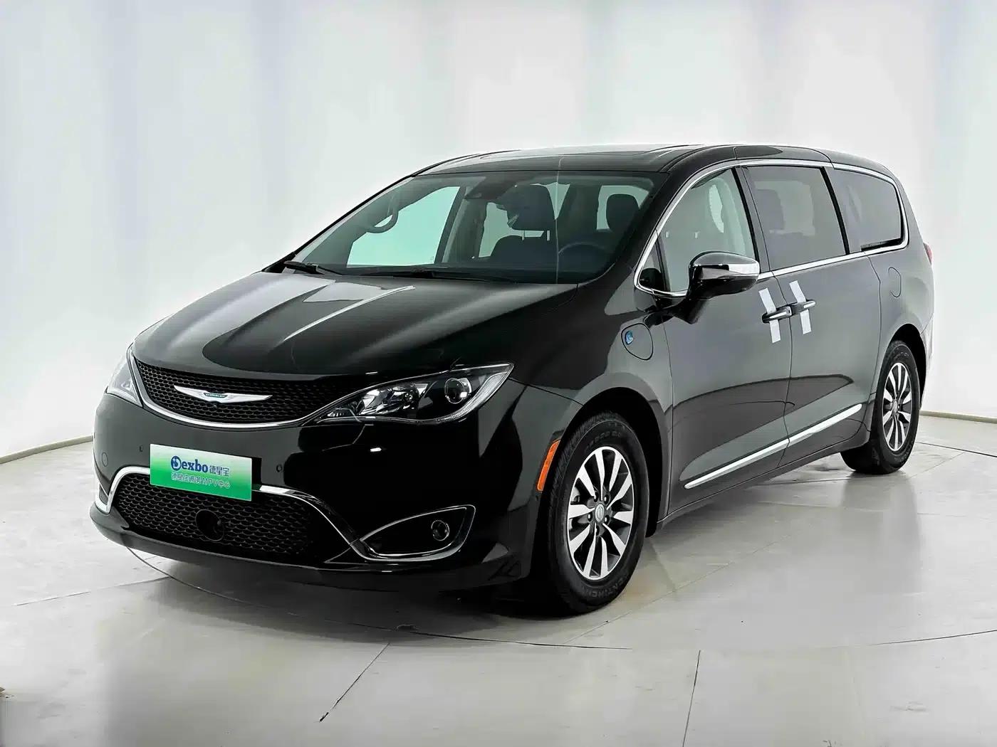 2019 Chrysler Grand Voyager PHEV (Imported) 3.6L Plug-in Hybrid — миниатюра 1