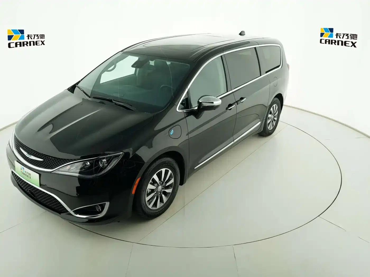 2019 Chrysler Grand Voyager PHEV (Imported) 3.6L Plug-in Hybrid — миниатюра 2
