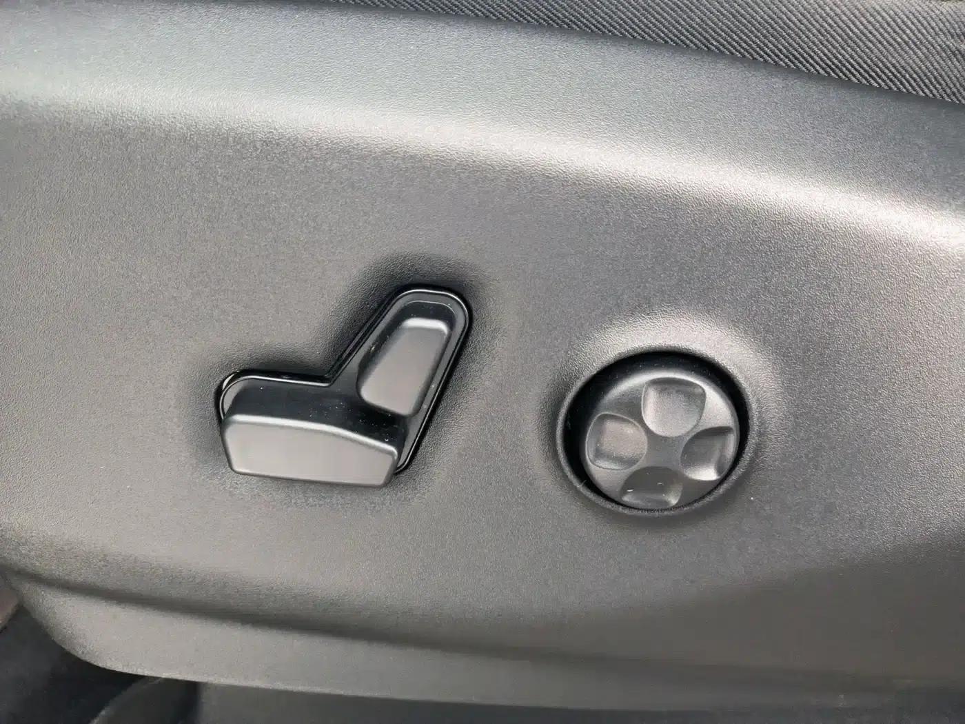 2019 Chrysler Grand Voyager PHEV (Imported) 3.6L Plug-in Hybrid — миниатюра 12