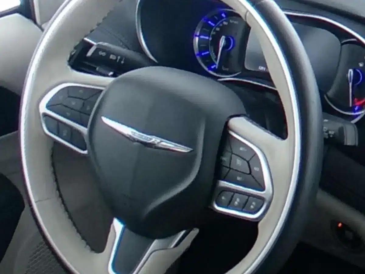 2019 Chrysler Grand Voyager PHEV (Imported) 3.6L Plug-in Hybrid — миниатюра 14
