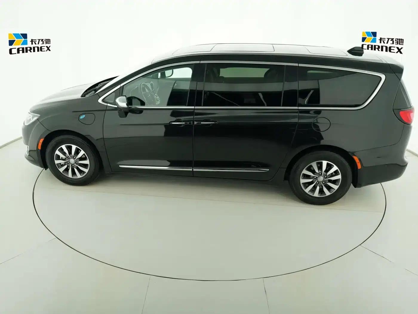 2019 Chrysler Grand Voyager PHEV (Imported) 3.6L Plug-in Hybrid — миниатюра 4