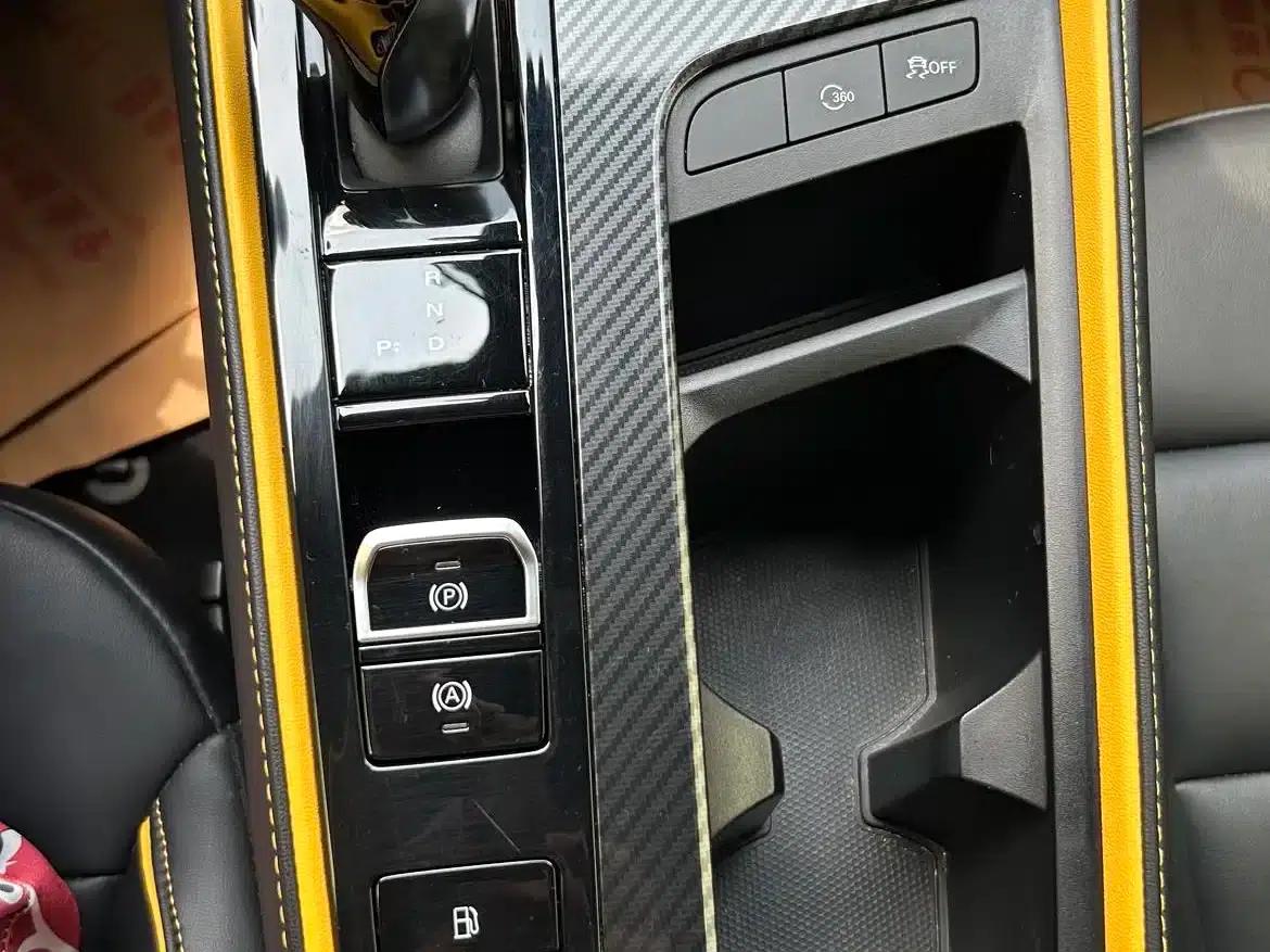 MG6 PHEV 2020 1.5T Hybrid Trophy Flagship Edition — миниатюра 17